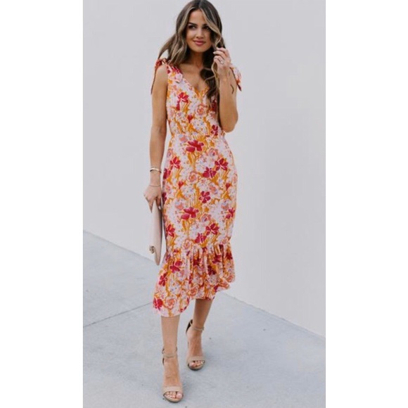 Vici Dresses & Skirts - VICI Callisto Floral Midi Dress